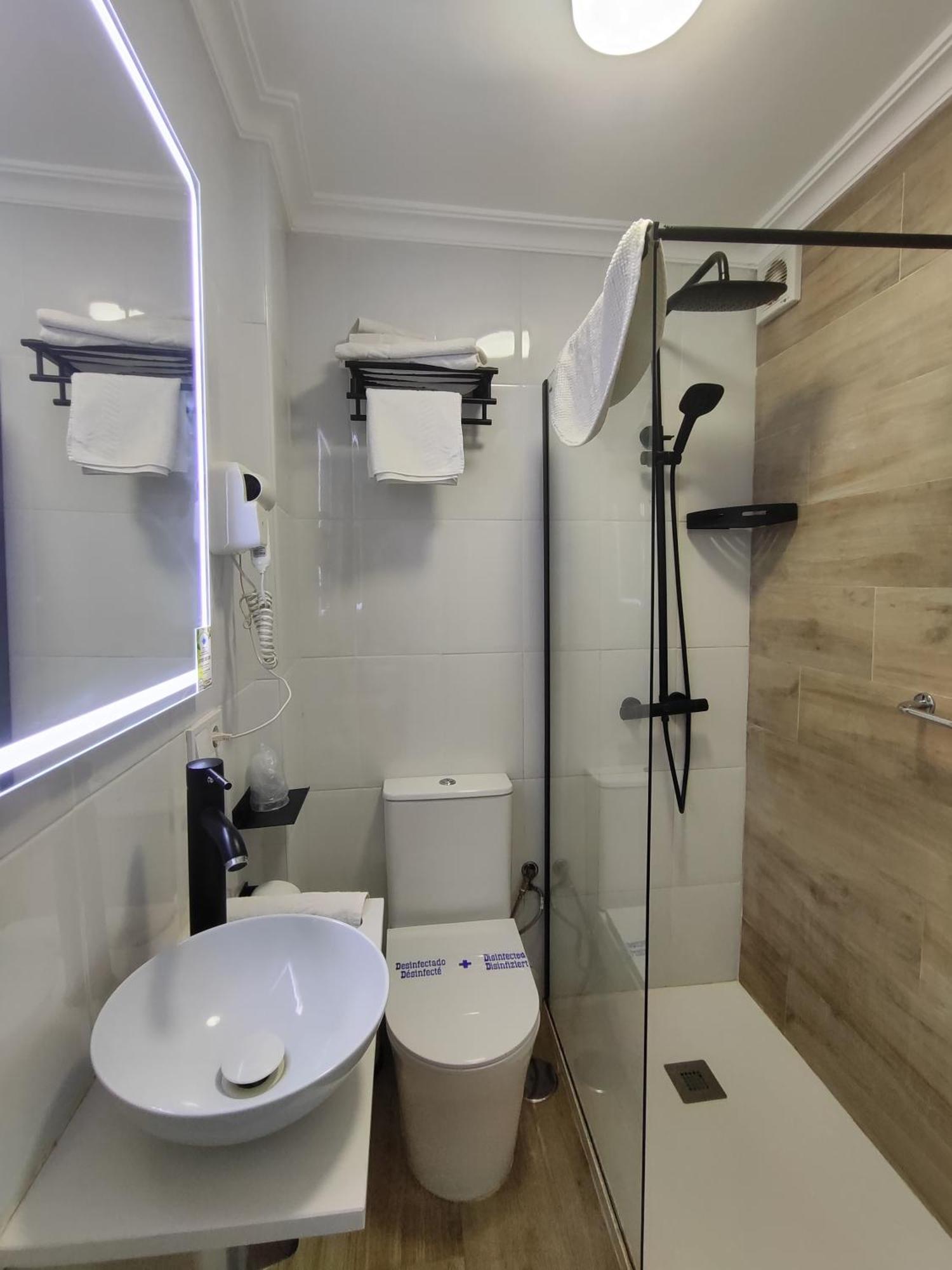 Hostal Lucy Santander Exterior foto